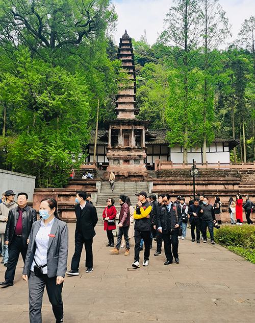 “画意成都 水墨崃山”成都红色主题写生活动在邛崃市启动_fororder_参观现场-供图-邛崃市委宣传部