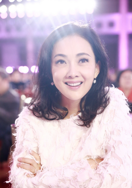 43岁牛莉逆生长 盘点惊艳时光的逆生长女神(组图)