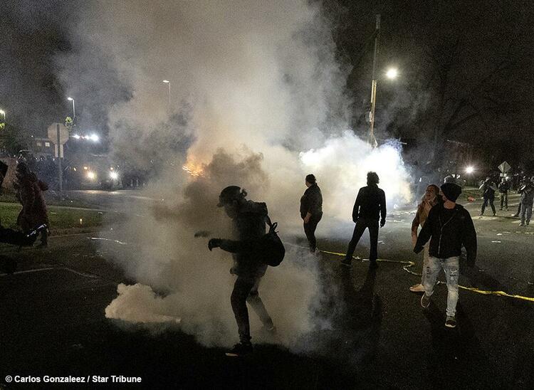 美国又一起！明尼苏达州20岁黑人男子被警察当街击毙，抗议活动爆发