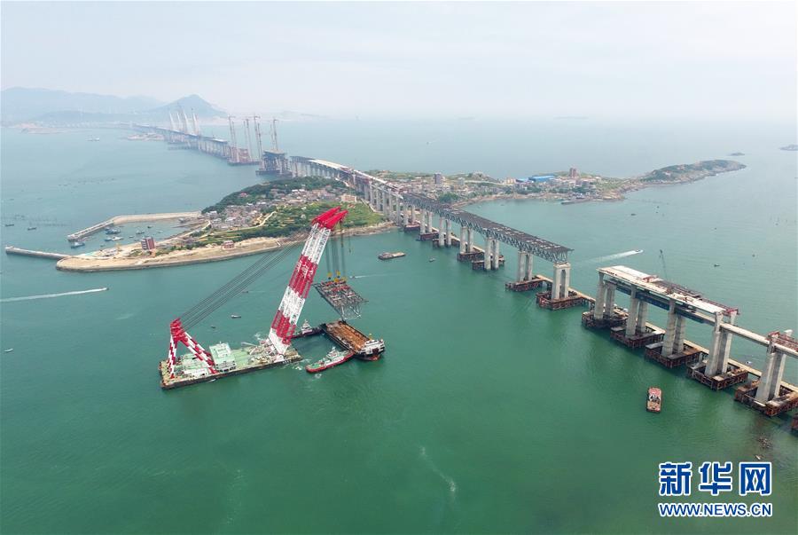 【焦点图】【平潭】【移动版】【Chinanews带图】平潭海峡公铁两用大桥全桥非通航孔钢桁梁全部架设完成