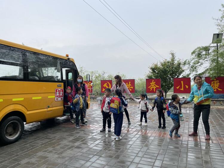 陕西富平三河村：柿子产业助力脱贫 推动乡村振兴
