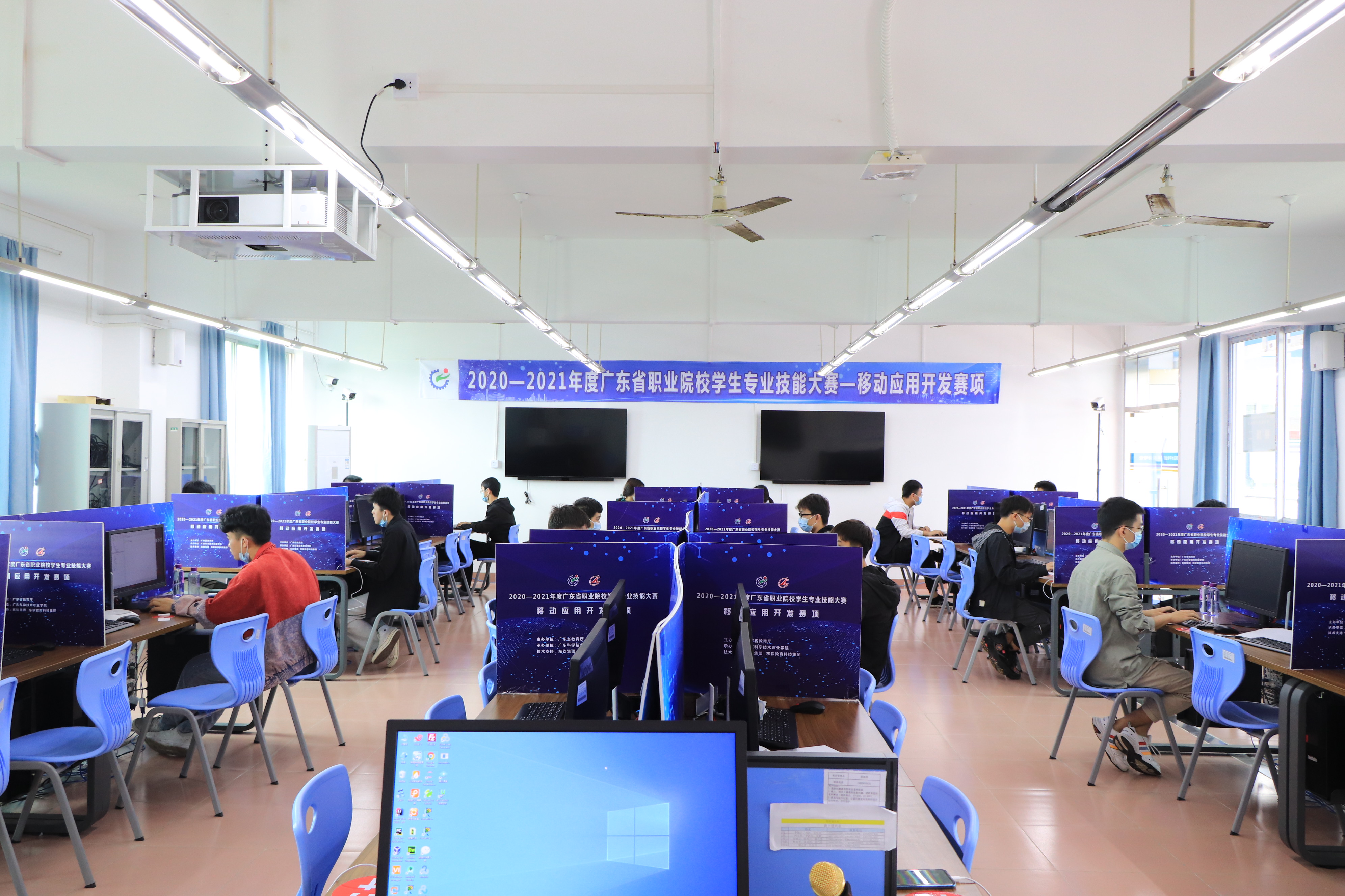 广东省职业院校学生专业技能大赛三项赛事在广科院举行_fororder_2
