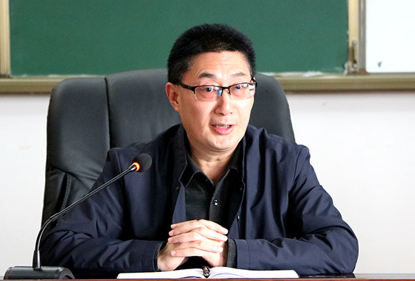 宜宾市一曼中学校有了初中部_fororder_彭光伦作表态发言--摄影--陈国峰