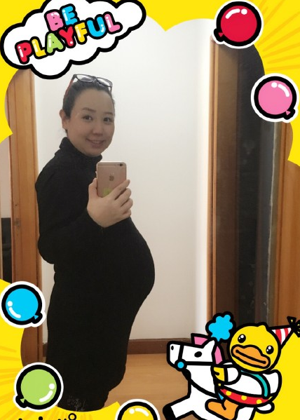 关凌晒素颜大肚照 自称怀孕辛苦希望二胎生女孩