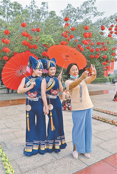 秀甲天下景如画 壮美广西醉游人