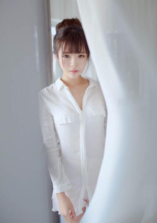 95后校花女神秀火辣私照 蜂腰翘臀性感爆表(组图)