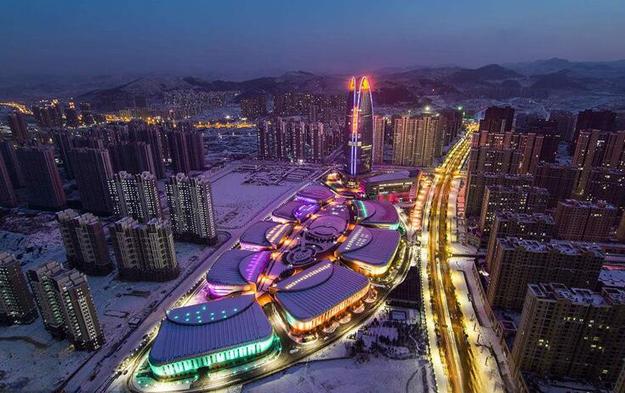 【山东财经（图片+标题）】（页面标题）章丘一次性签约11个重大项目（内容页标题）1900亿！章丘一次性签约11个重大项目