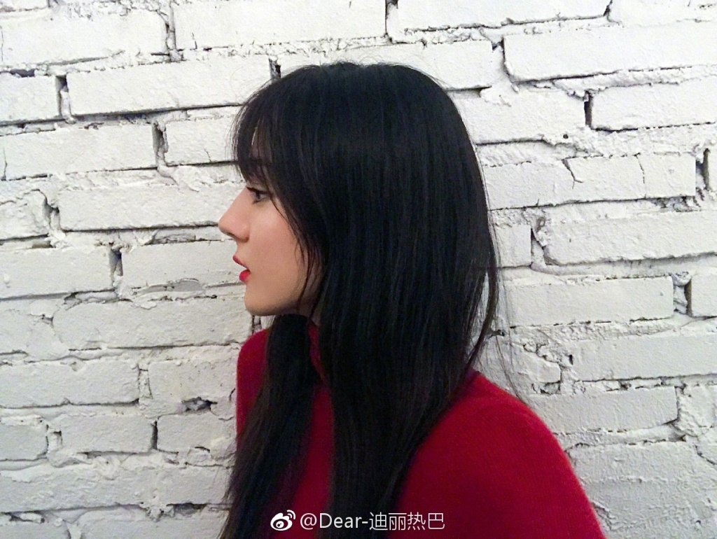 关晓彤与鹿晗CP新剧杀青 网友却说她模仿热巴？