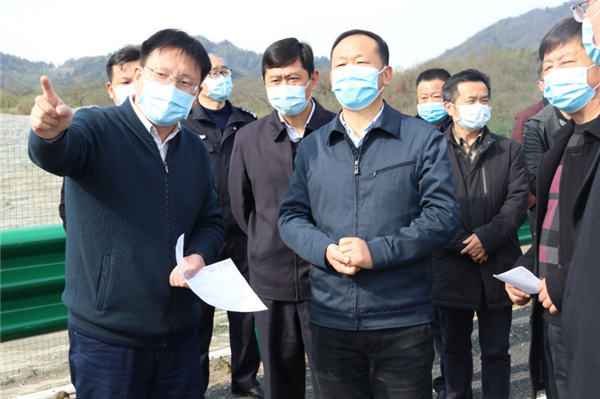 【湖北】麻城市委书记杨遥一行深入龟峰山景区调研指导工作