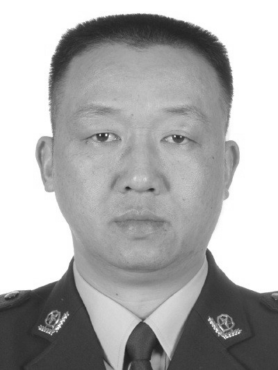 图片默认标题_fororder_广东广州民警佘立新。广东省公安厅供图