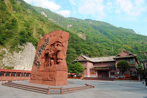玩转“五一” 四川雅安推出精品红色旅游线路_fororder_红军长征翻越夹金山纪念馆-供图-雅安市委宣传部-(2)