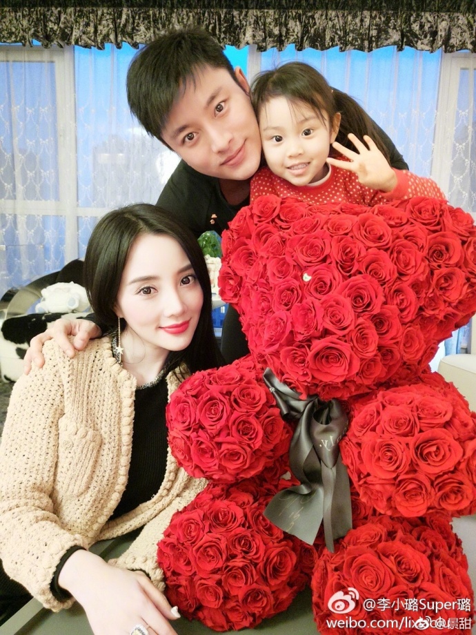 李小璐生日晒美照 老公贾乃亮庆生嘴太甜