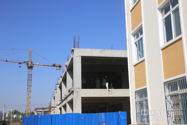 【喜迎十九大 网聚河南扶贫新变化】搬迁户来了就脱贫 千安社区是这样做到的