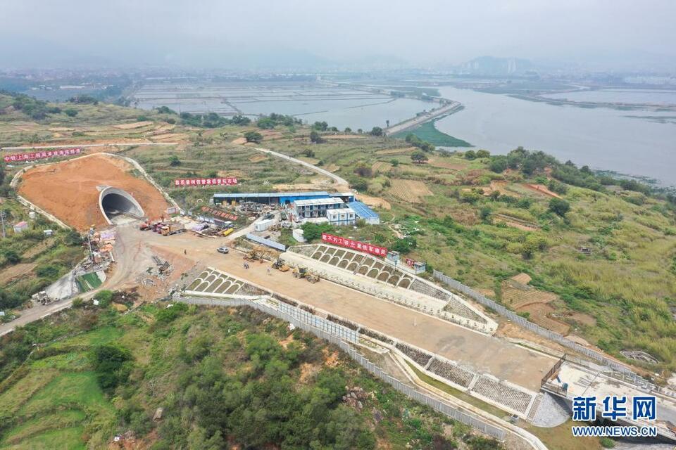新建福厦铁路两座跨海大桥中间通道全部打通