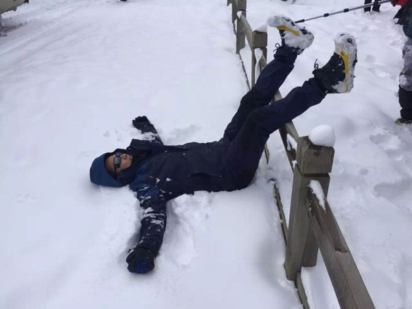 王耀庆新剧《角力之城》杀青 滑雪花絮图曝光