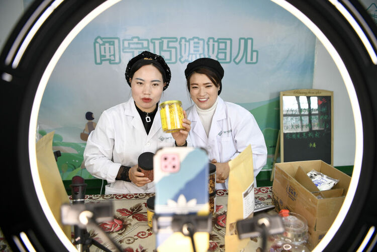 新华全媒+丨新时代青年，很行