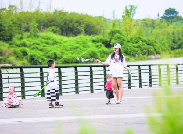 （中首）贵阳贵安月亮湖公园和星月湖公园首期开园