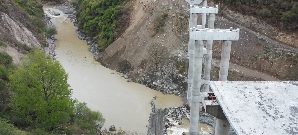 （转载）四川阿坝州S217卓小路（抚边段）道路施工造成生态破坏