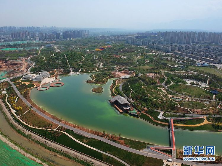 陕西长安：柳绿带朝烟清水绕新城 打造宜居公园城市