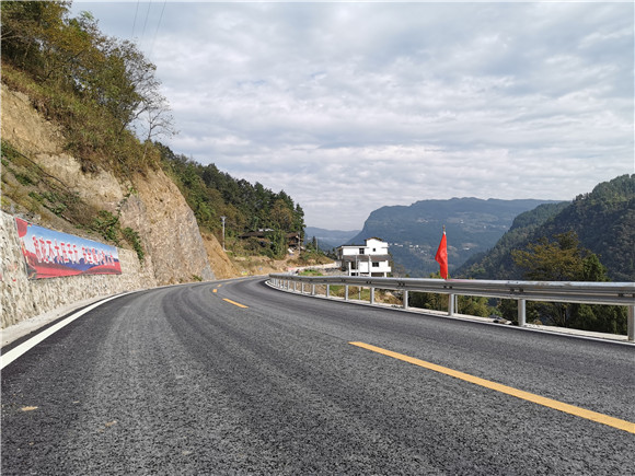 【区县】重庆武隆：一条路的延伸 大山深处有了盼头