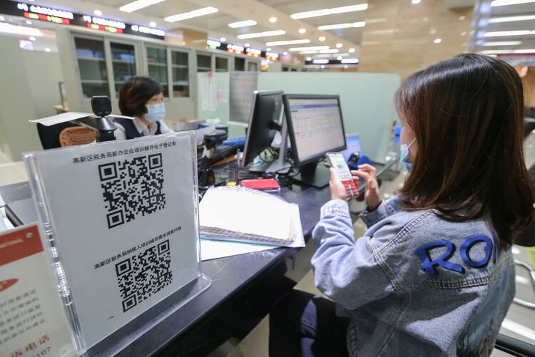 聚焦大数据 彰显贵阳税务的使命和担当 ——贵阳市税务系统提升服务质效走笔