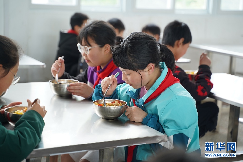 十年！阳光照进山区孩子们的心田