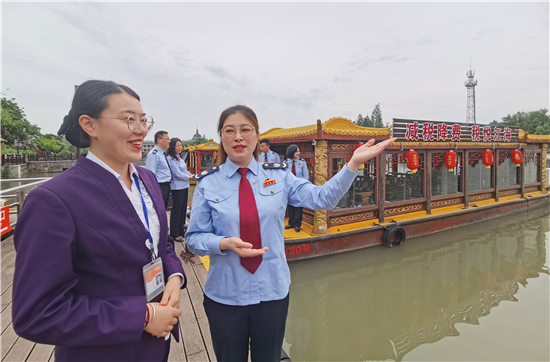 南通：“先锋号”税收普法教育宣传画舫亮相濠河景区_fororder_微信图片_20210519150249