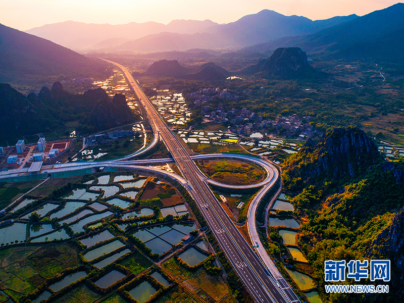 沿着高速看中国｜云湛高速：粤西连通大湾区的“腾飞大道”