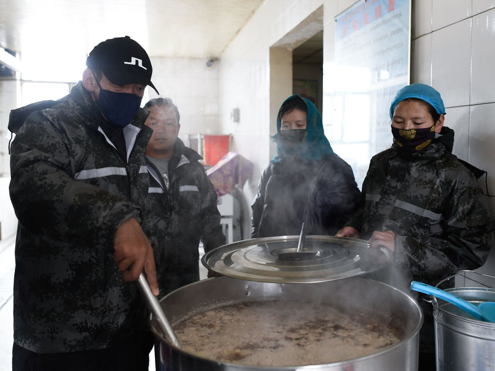 星夜兼程，只为生命——云南漾濞、青海玛多地震抢险救援纪实