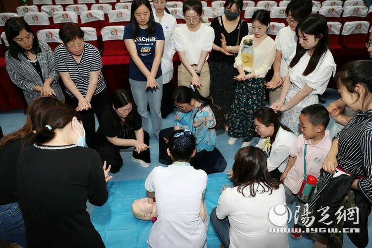 西安交大一附院心肺复苏培训走进陕师大附小_fororder_微信图片_20210525142415