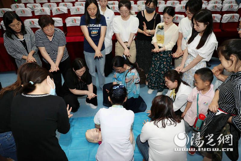 西安交大一附院心肺复苏培训走进陕师大附小_fororder_微信图片_20210525142415