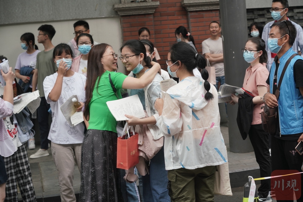 （转载）直击成都高考：加油吧，少年！