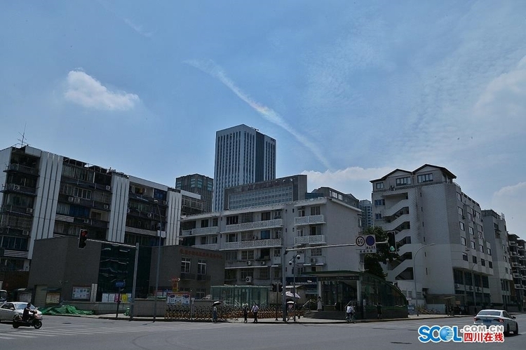 （转载）惊艳！成都天空惊现“彩凤凰”