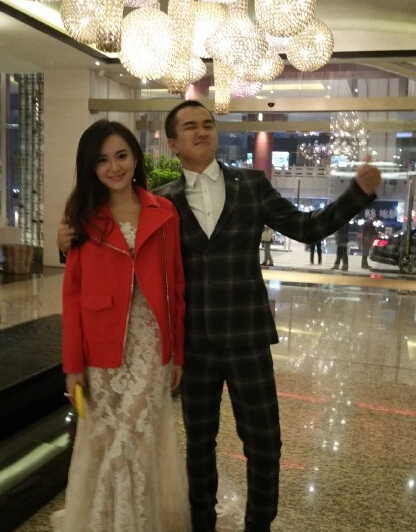江铠同晒与男友翟天临合影为其庆生