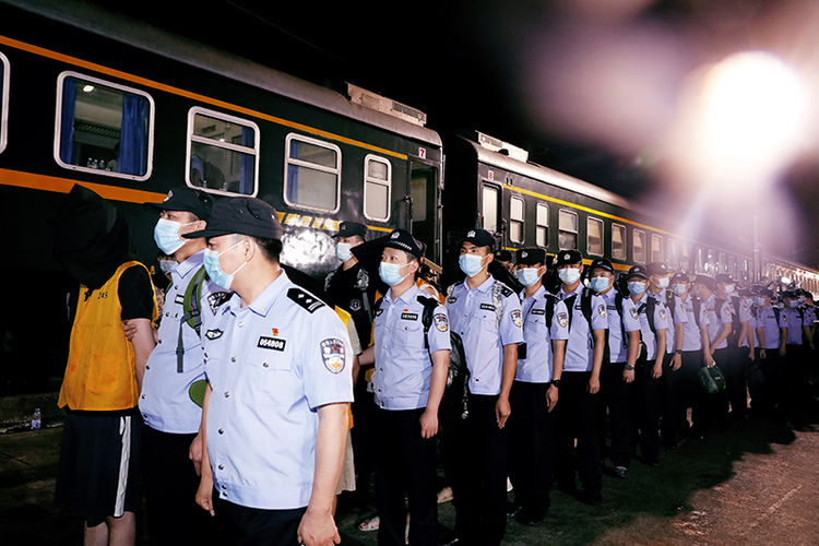 四川“全民反诈”系列报道3｜四川公安提醒市民：警惕“杀猪盘”骗局_fororder_微信图片_20210602144405