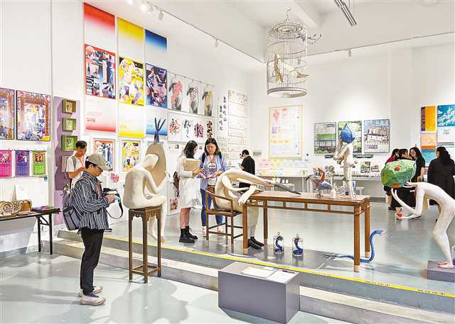 重庆：近万件作品亮相川美毕业展