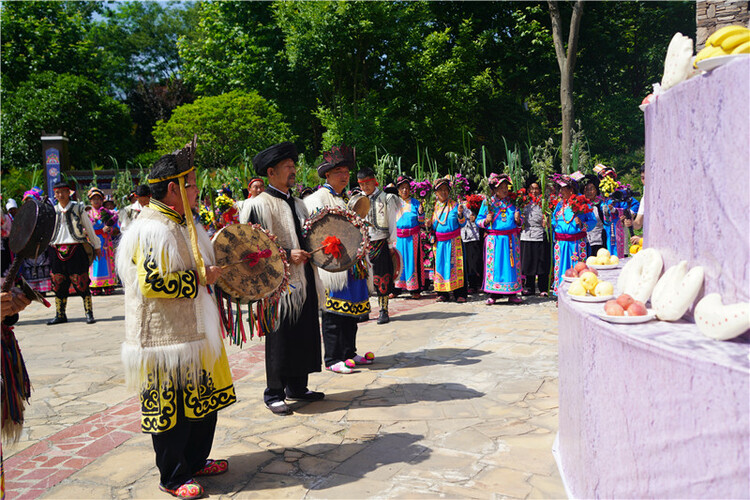 （转载）羌族传统祭祀活动引客来 四川茂县热热闹闹迎佳节
