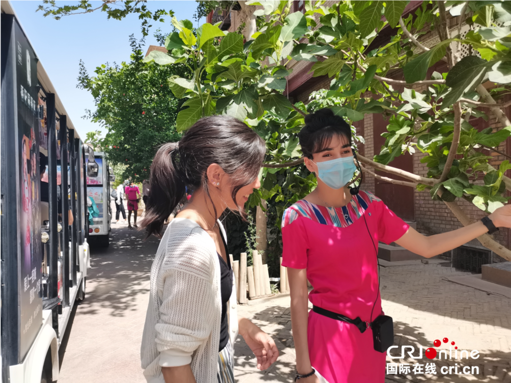 （外籍记者新疆行）古城涅槃，“石榴花”在喀什绽放_fororder___172.100.100.3_temp_9500041_1_9500041_1_1_a7afb3b8-7a45-4c93-a1e1-8f7f508fec04