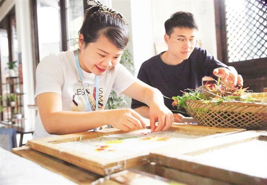 山门别样开 游人纷沓至——贵州旅游发展成就综述_fororder_5