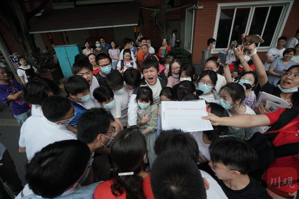 （转载）直击成都高考：加油吧，少年！