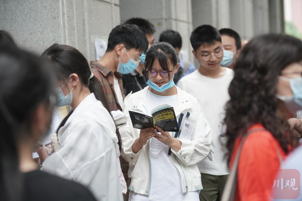 （转载）直击成都高考：加油吧，少年！