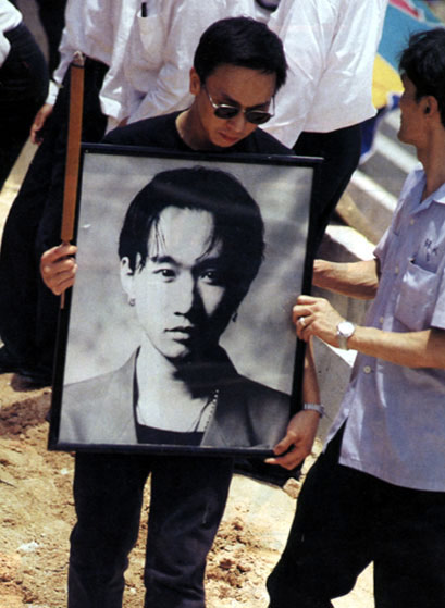 郑仁雅跳伞身亡前最后影像曝光 盘点意外去世的明星(图)