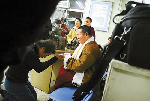 郑仁雅跳伞身亡前最后影像曝光 盘点意外去世的明星(图)