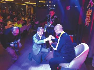 来头不小！李保田儿子拜李伯清为师