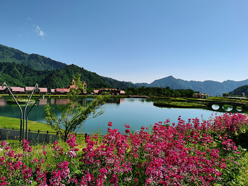 成都：2021西岭雪山滑草避暑节正式启幕_fororder_风景如画的西岭雪山-摄影-田睿