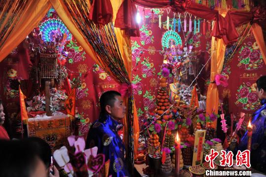 福建妈祖故里“摆棕轿”庆元宵
