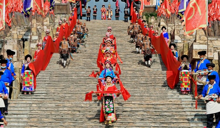 （转载）羌族传统祭祀活动引客来 四川茂县热热闹闹迎佳节