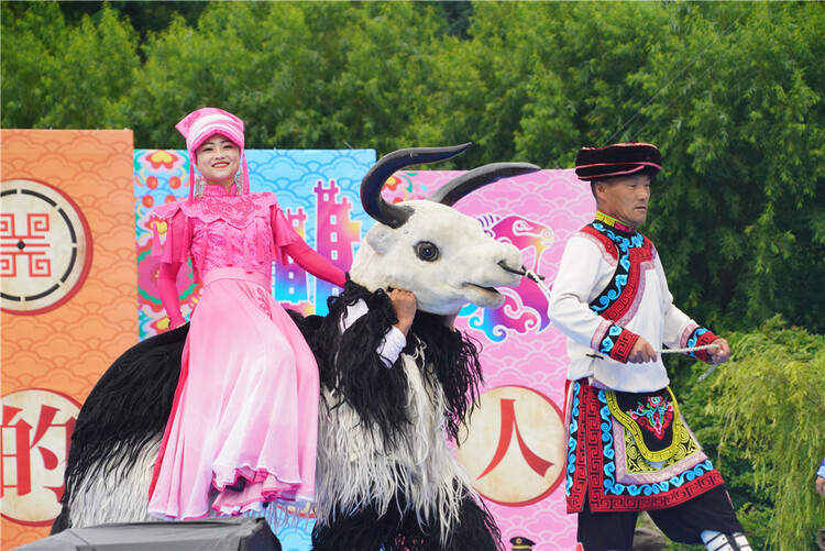 （转载）文旅融合绽芳华 四川茂县开展国家级非遗“瓦尔俄足”展演活动超吸睛