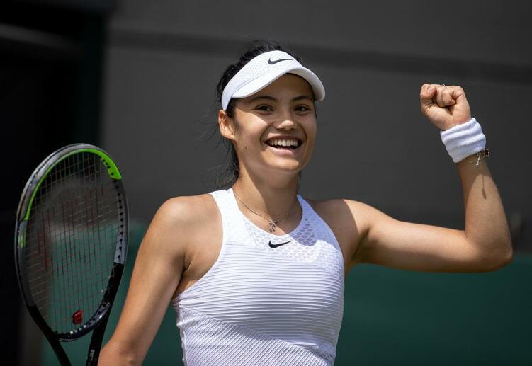 英国华裔女孩打进温网16强：偶像是李娜 还是学霸
