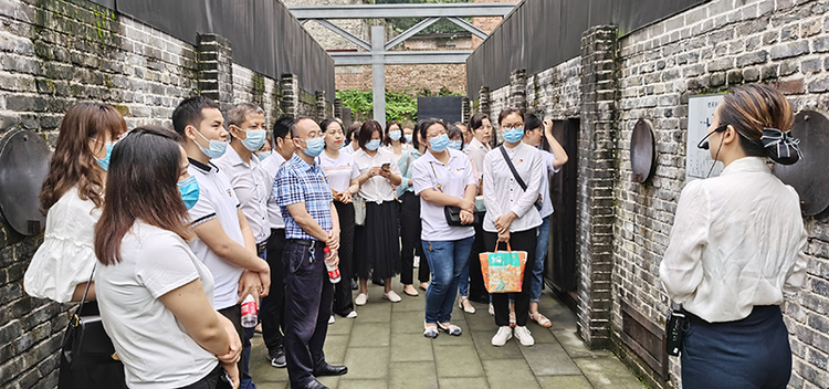 内江利用“三微一讲堂一观影”将党史学习教育带到11万职工身边_fororder_企业职工现场学习